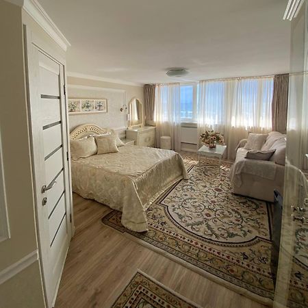 Shalanda Hotel Odessa Eksteriør billede